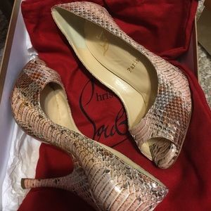 Gorgeous Size 6 Christian Louboutin shoes